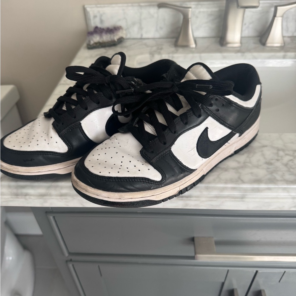 Nike Classic Black and White Low-Tops panda dunks